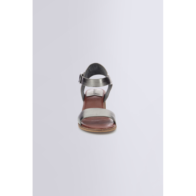 Kickers volou sales