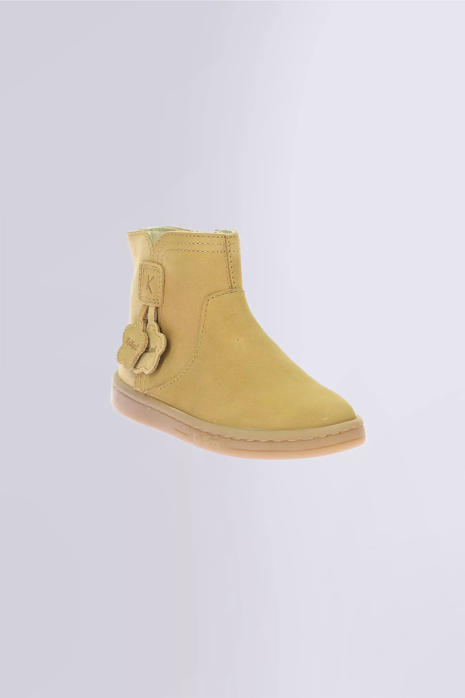 Kick tackeen Camel