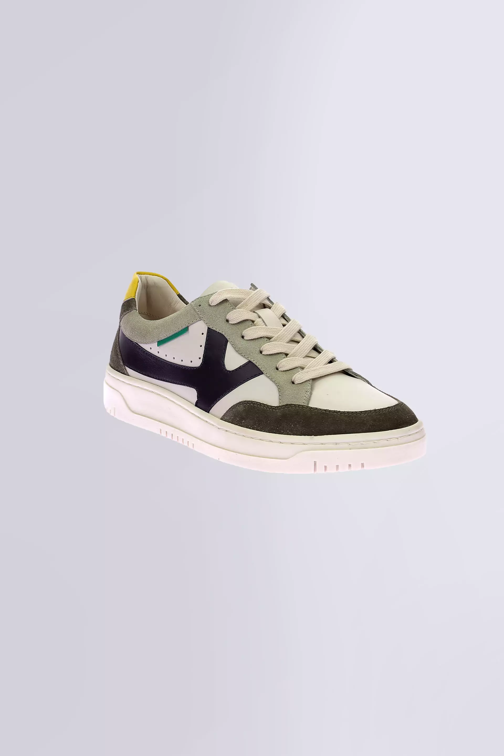 Kick Ballyat : off-white and navy sneakers for man - Kickers © Official website Kick Ballyat : off-white and navy sneakers for man - Kickers © Official website