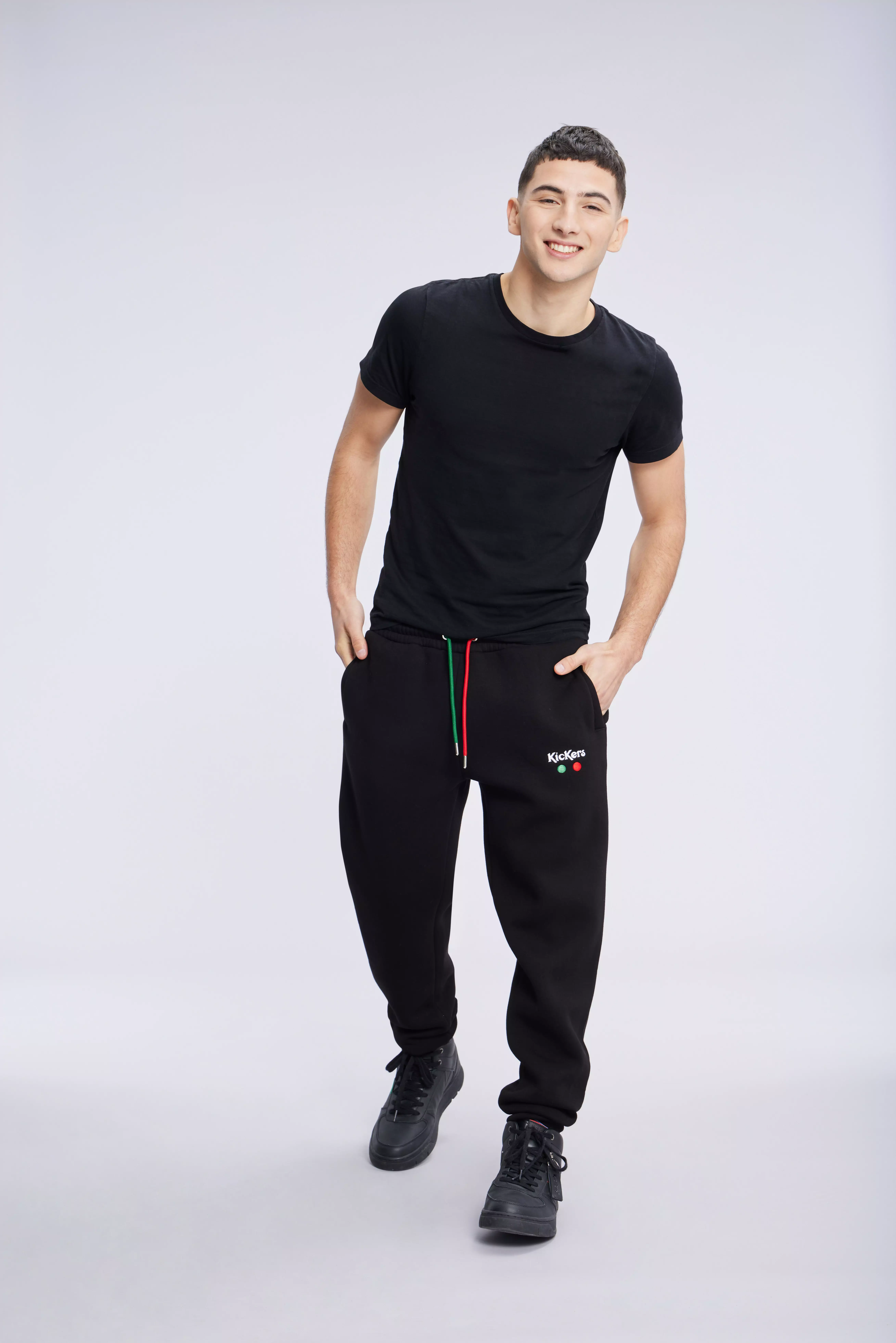 Kick Cutter - Jogginganzug in schwarz für Männer - Kickers © Offizielle Website Kick Cutter - Jogginganzug in schwarz für Männer - Kickers © Offizielle Website