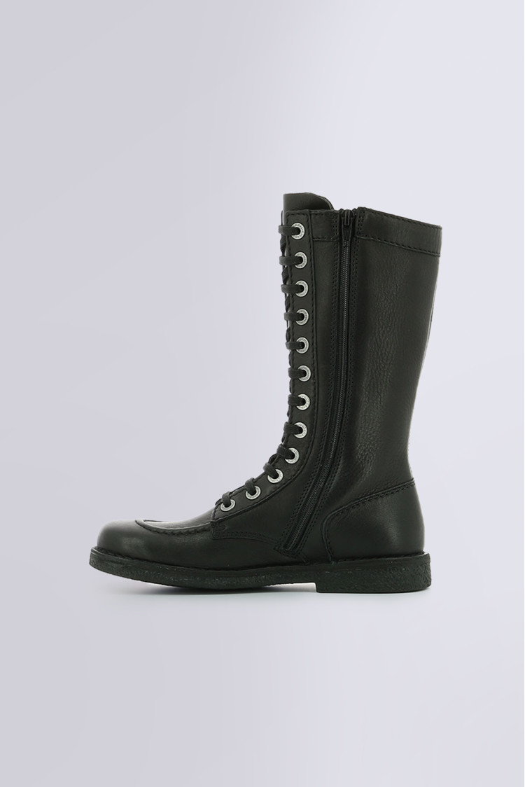 Meetkiknew kickers online