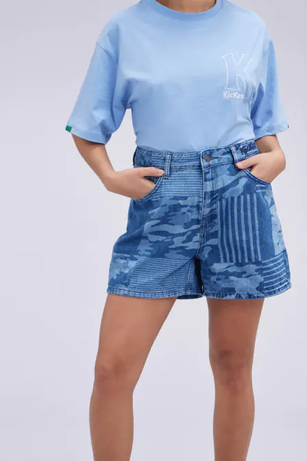 Kick Short - Short en jean bleu camouflage pour femme - Kickers © Site Officiel