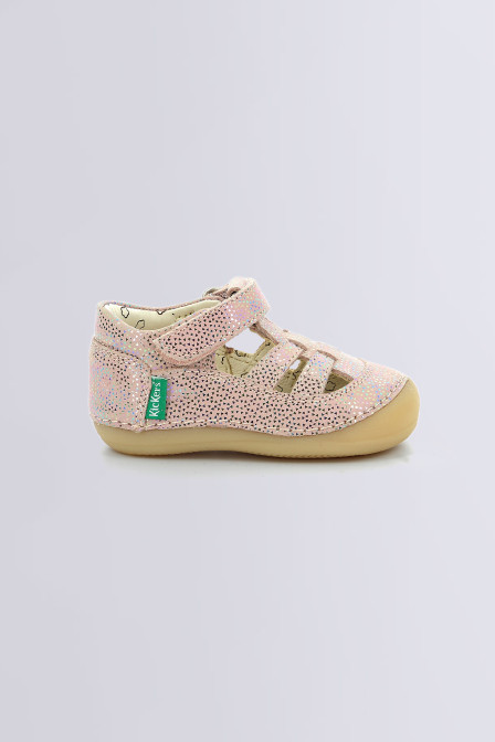 Sushy pink and silver t-strap shoes for girl - Kickers © Official website Sushy pink and silver t-strap shoes for girl - Kickers © Official website