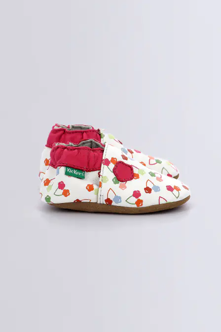 Kickbaby - Chaussons blancs pour bébé - Kickers © Site Officiel
